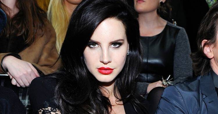 Lana_Del_Rey_Versace.jpg