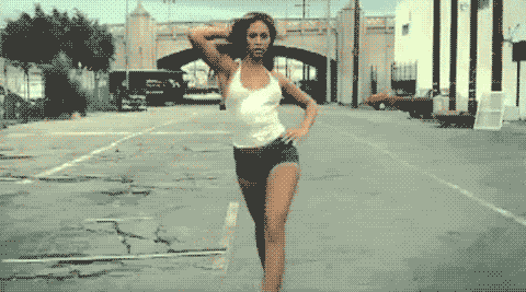Beyonce-strut.gif